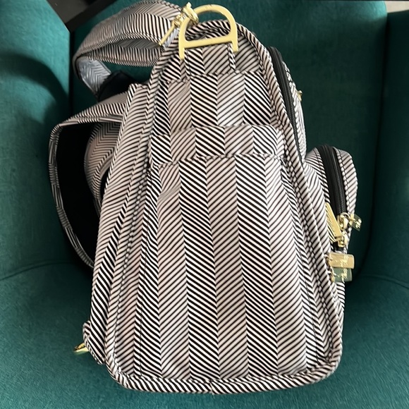 Ju-Ju-Be BFF Convertible Unisex Diaper Bag - Picture 4 of 9